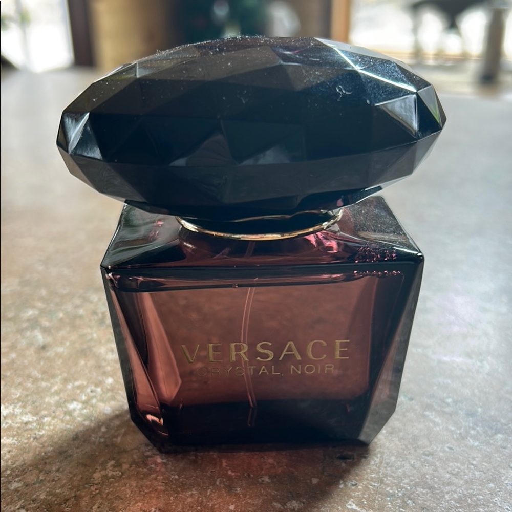 Versace Crystal Noir Perfume